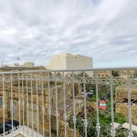 Lovely With Beautiful View With Communal Pool By 360 Estates *