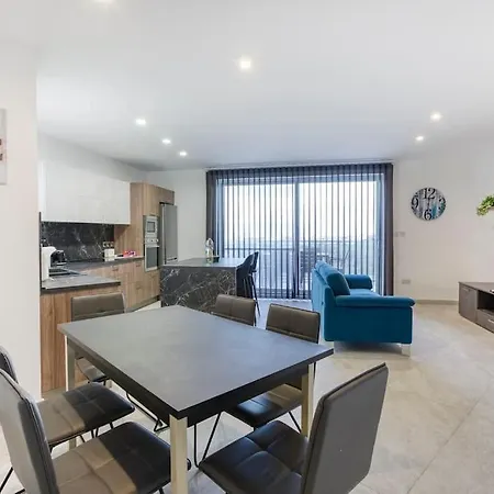 Lovely With Beautiful View With Communal Pool By 360 Estates 아파트 *