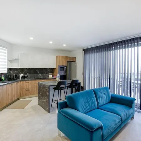 Lovely With Beautiful View With Communal Pool By 360 Estates 아파트