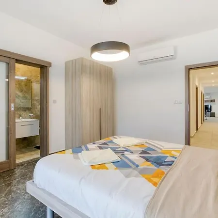 아파트 Lovely With Beautiful View With Communal Pool By 360 Estates *