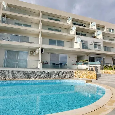 Lovely With Beautiful View With Communal Pool By 360 Estates