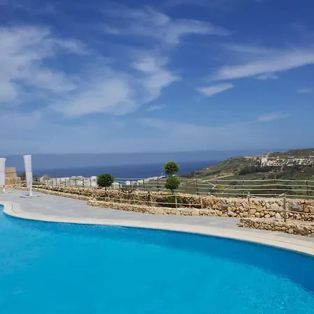 Lovely With Beautiful View With Communal Pool By 360 Estates 아파트